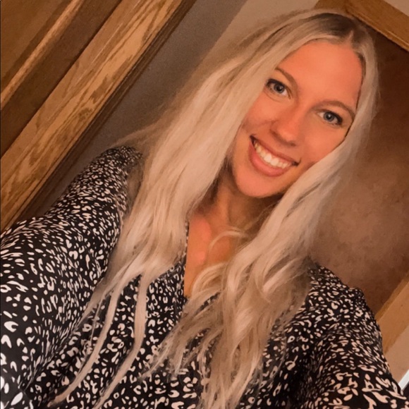 Meet your Posher, Jennifer - Picture 1 of 1